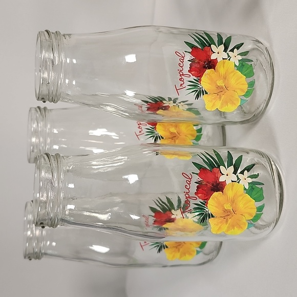 4 piece set of glass Milk bottles with carrying metal rack with handle - Picture 13 of 16